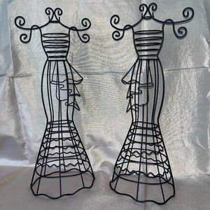 Black Wire Jewelry Stand (2)